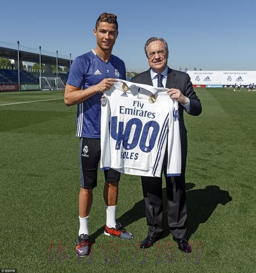 马竞主席:很高兴再回曼市 要是和皇马会师会很棒 马竞主席:很高兴再回曼市 要是和皇马会师会很棒